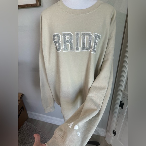 Gildan Sweaters - Gildan Cream Crew Neck Sweater with Collegiate Bride Design